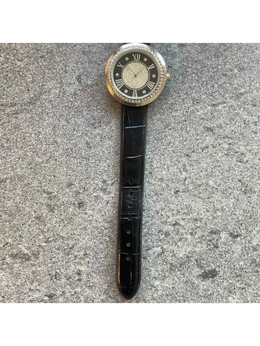 Beautiful Croton Womens Watch 36mm Silver Tone Case W/Crystal Accents A20